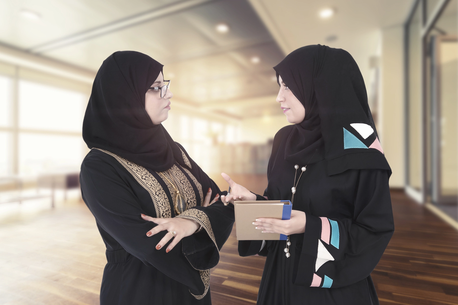 أفضل مواقع تسوق ملابس نسائية في السعودية والإمارات اونلاين 2023
